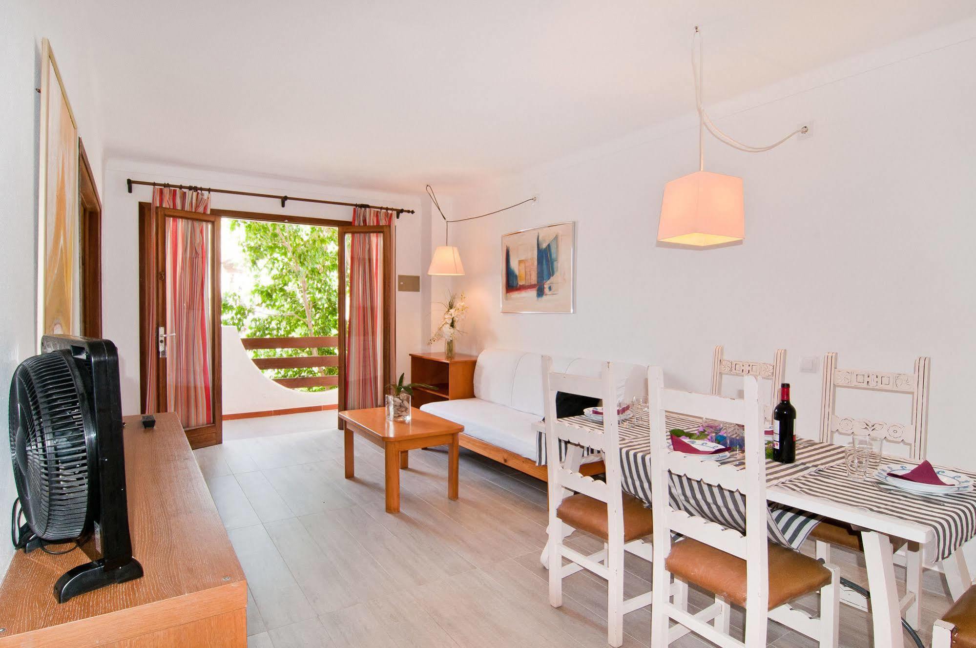 Apartamentos Estanques Colonia de Sant Jordi Ngoại thất bức ảnh